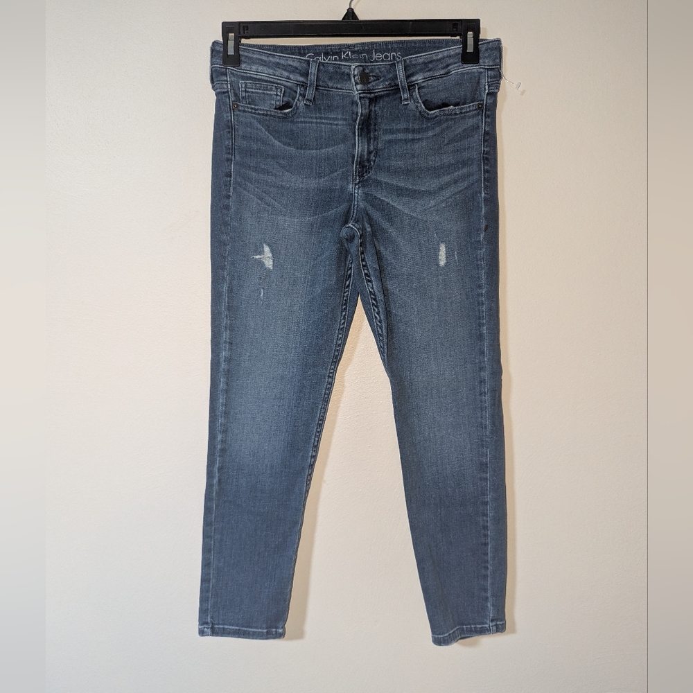 8 Calvin‎ Klein Medium Wash Distressed Ankle Skinny Jeans